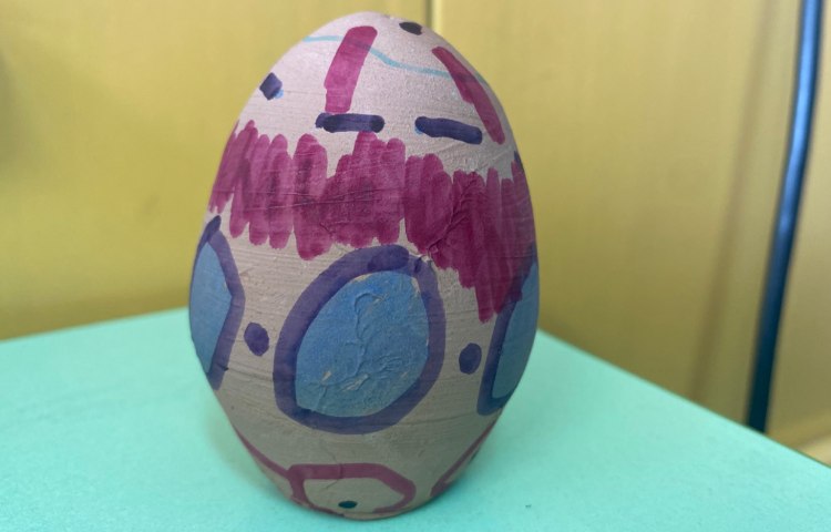 :تخم مرغ رنگی و زیبا نویسی 17