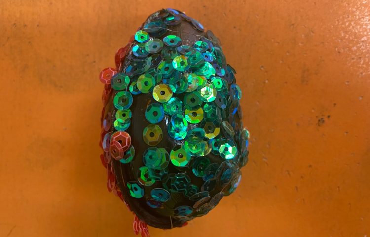 :تخم مرغ رنگی و زیبا نویسی 4