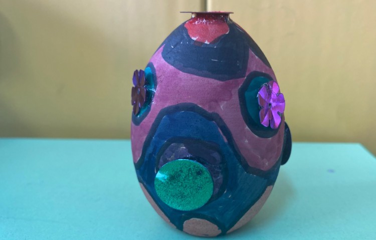 :تخم مرغ رنگی و زیبا نویسی