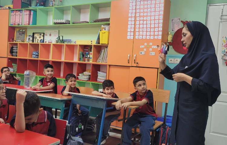 تدریس اولین لوحه با نمایش عروسکی و بازی 4