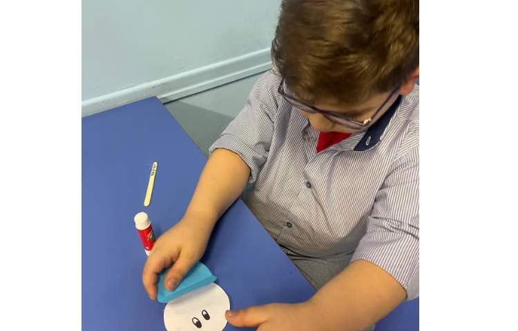 تدریس greetings با کاردستی 2