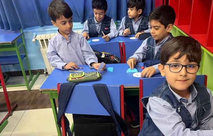 تدریس greetings با کاردستی 4