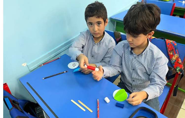 تدریس greetings با کاردستی 5