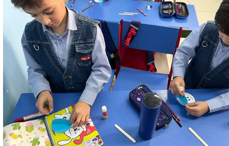 تدریس greetings با کاردستی 6