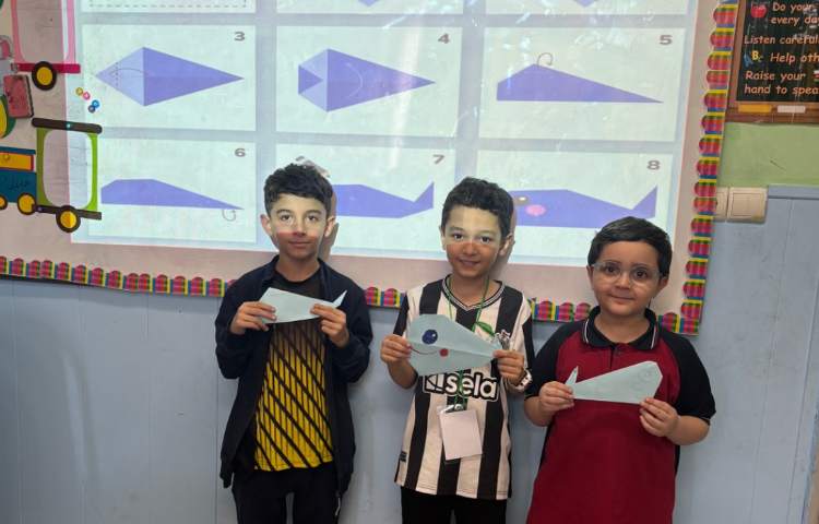 تدریس تقارن symmetry همراه با کاردستی 1