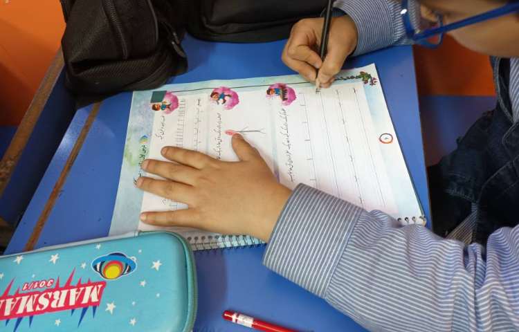 تدریس حروف آ.ب.کلاه الف. 4