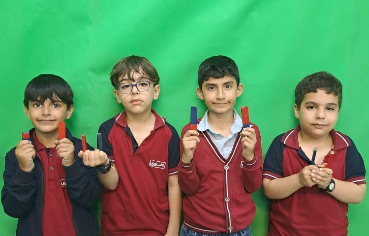 تدریس درس آهنربا در آزمایشگاه دبستان 2