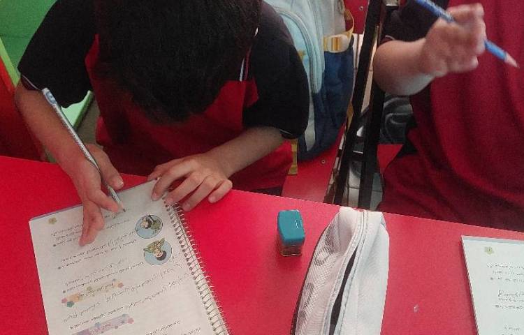 تدریس درس اول هدیه ها آستین های خالی 2