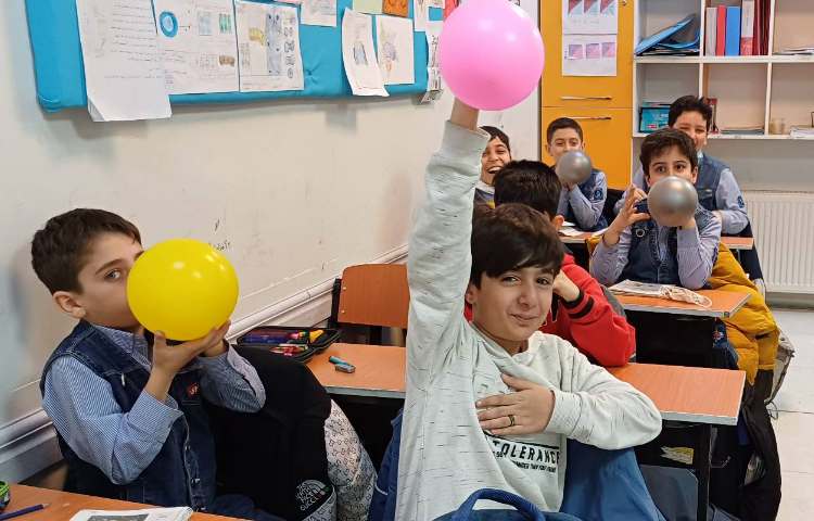 تدریس درس بدن 2 آزمایش تفاوت حجم ریه 3