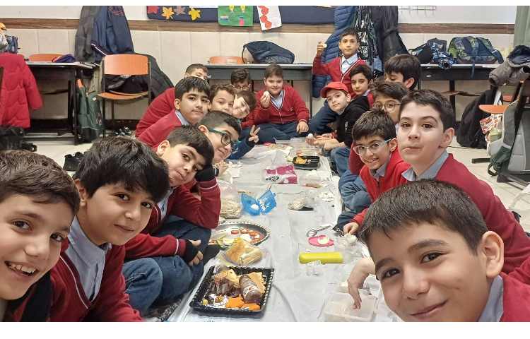 تدریس درس سلول ،همراه با صرف صبحانه در کلاس 1