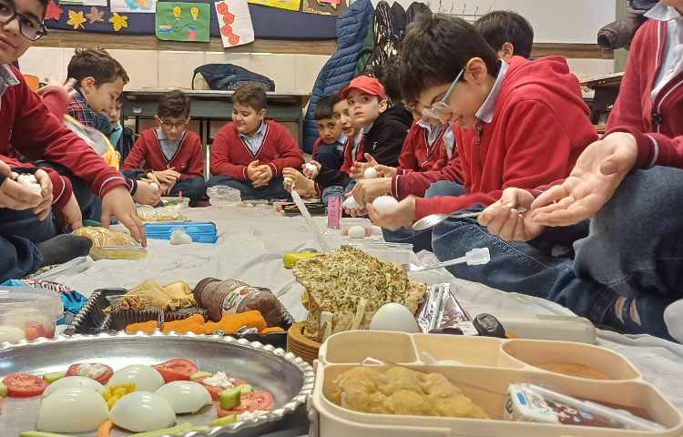 تدریس درس سلول ،همراه با صرف صبحانه در کلاس 3