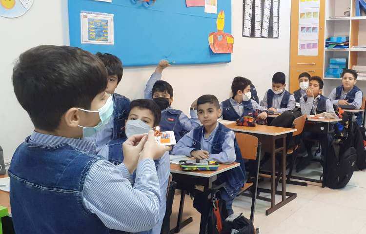 تدریس درس علوم و انجام آزمایش علوم 3