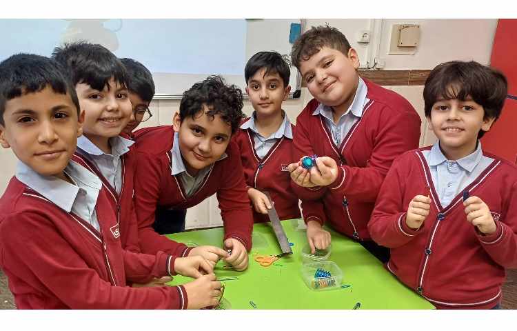 تدریس درس علوم و انجام فعالیت 4