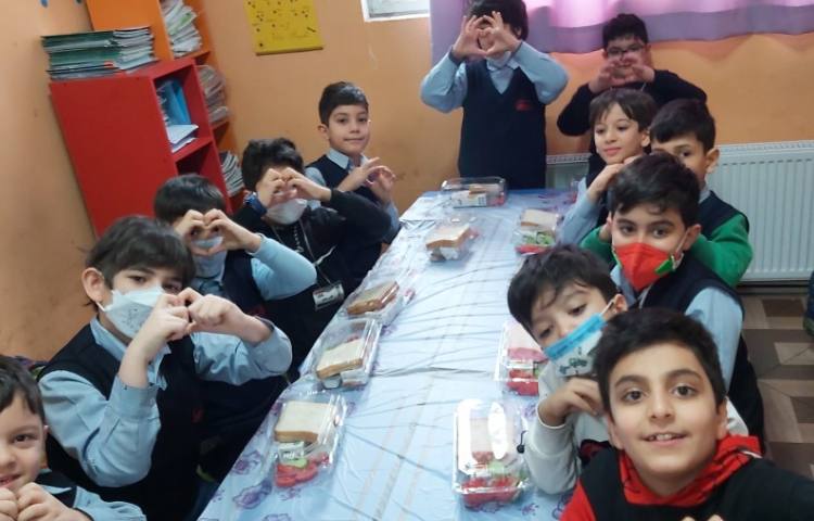 تدریس درس " پرچم" با هدف ایجاد انگیزه در درس فارسی در پایه دوم 3