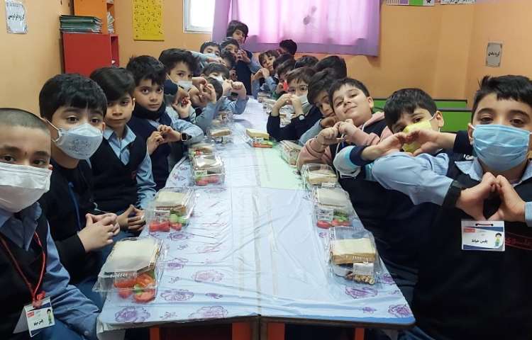 تدریس درس " پرچم" با هدف ایجاد انگیزه در درس فارسی در پایه دوم 4