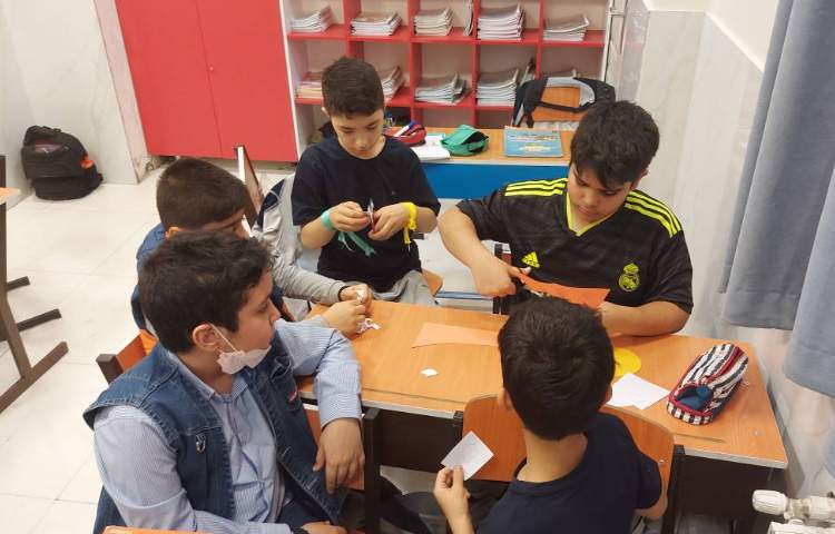 تدریس دستور پخت پیتزا به انگلیسی و انجام فعالیت گروهی 4