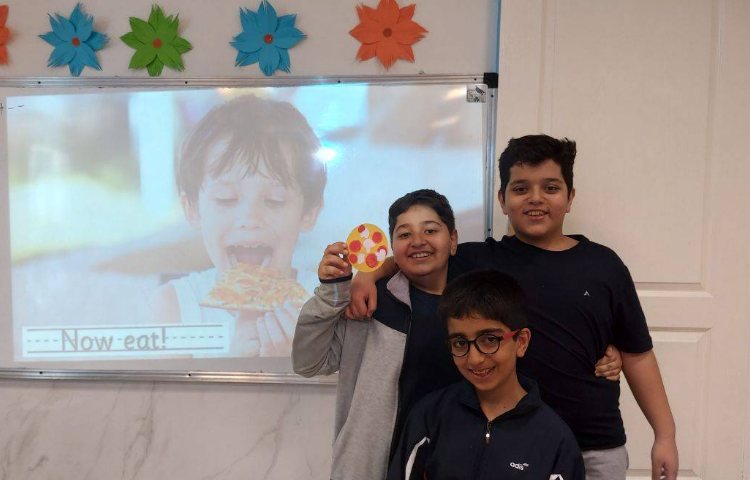 تدریس دستور پخت پیتزا به انگلیسی و انجام فعالیت گروهی