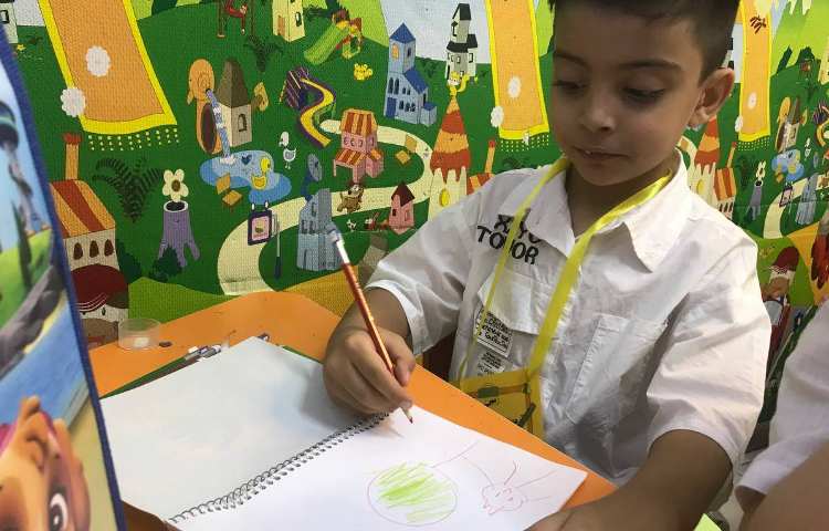 تدریس رنگ‌های green و red