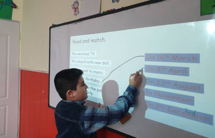 :تدریس روخوانی متن به همراه فعالیت های جانبی 6