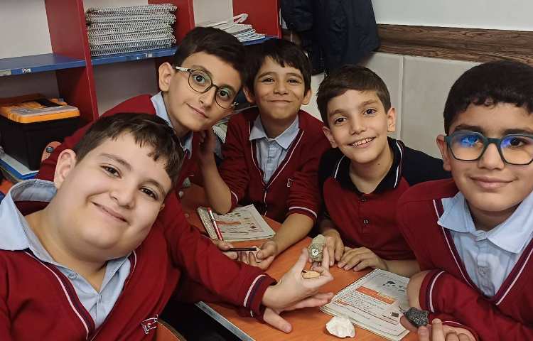 تدریس علوم اشنایی با سنگ ها 4