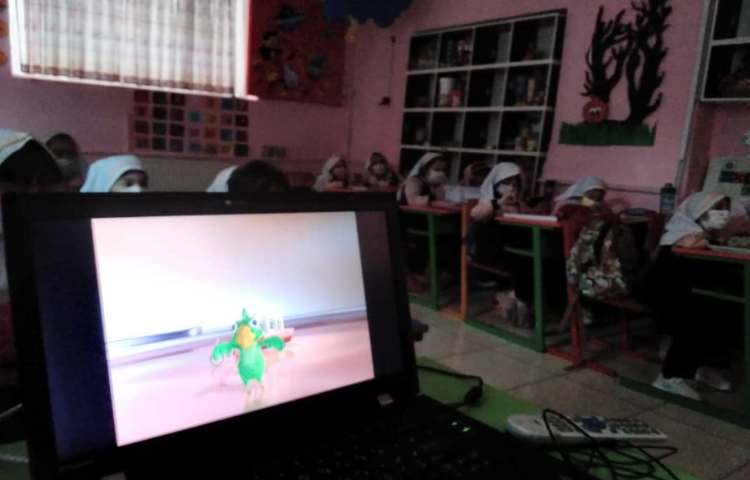 تدریس علوم به کمک فیلم آموزشی 4