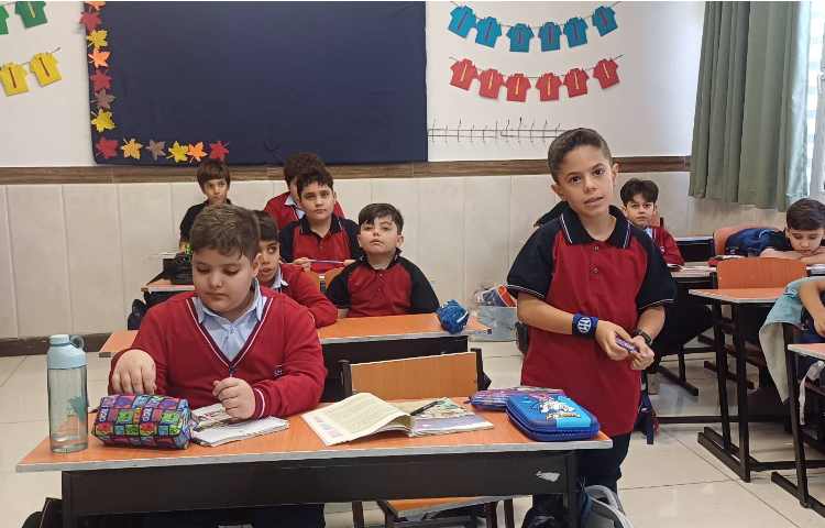 تدریس قسمتی از درس اول مطالعات انجام شد 1