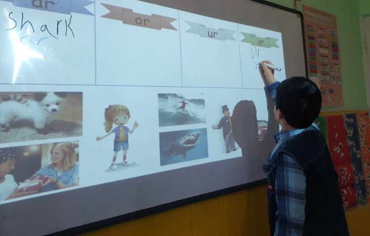 :تدریس مبحث phonics صداهای ir, ar, ur , or