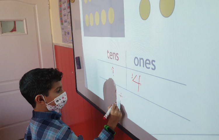 :تدریس مفهوم یکان و دهگان(ones و tens)، کلاس مریخ