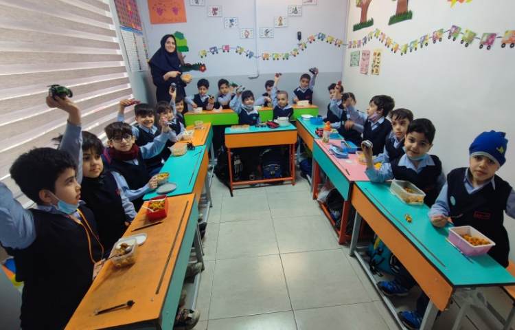 تدریس م مثل ماکارونی مثل ماشین در پایه اول 2