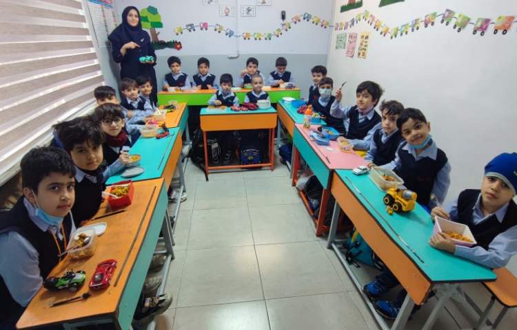 تدریس م مثل ماکارونی مثل ماشین در پایه اول