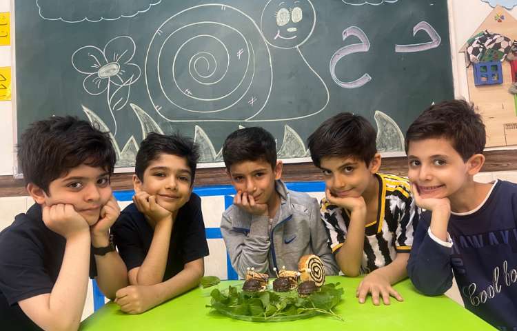 تدریس نشانه‌ی (ح) و درست کردن حلزون خوراکی 3