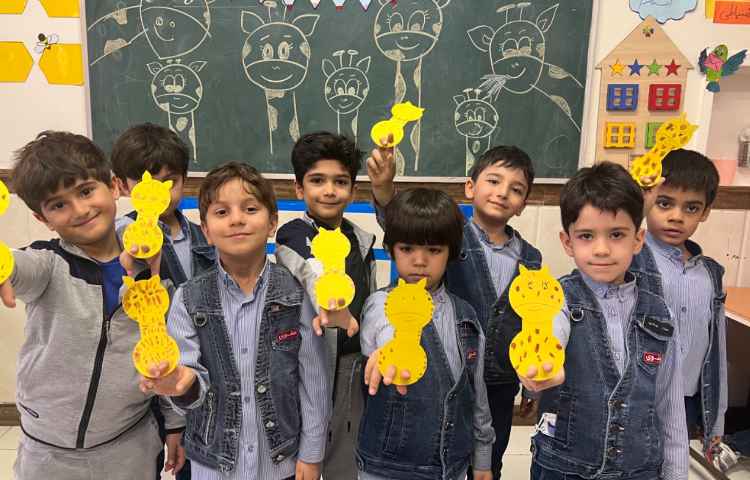 تدریس نشانه‌ی (ز) و ساخت زرافه حرکتی