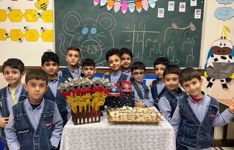 تدریس نشانه‌ی (میم) توسط موش موشی 2