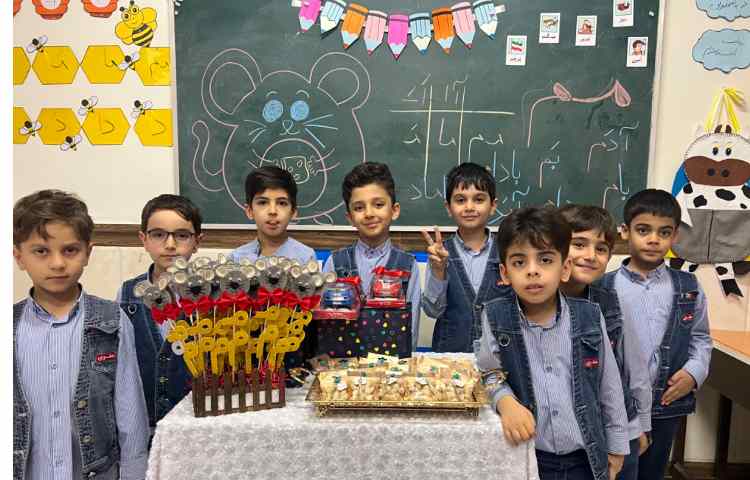 تدریس نشانه‌ی (میم) توسط موش موشی 5