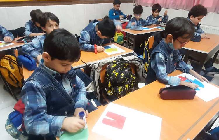 تدریس نشان "ل" با دست ورزی ساخت لباس