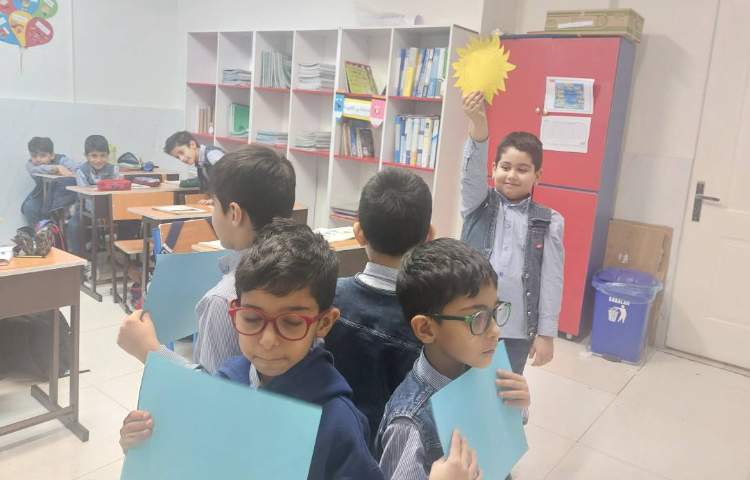 تدریس و اجرای نمایش شب و روز فصل سوم علوم 4