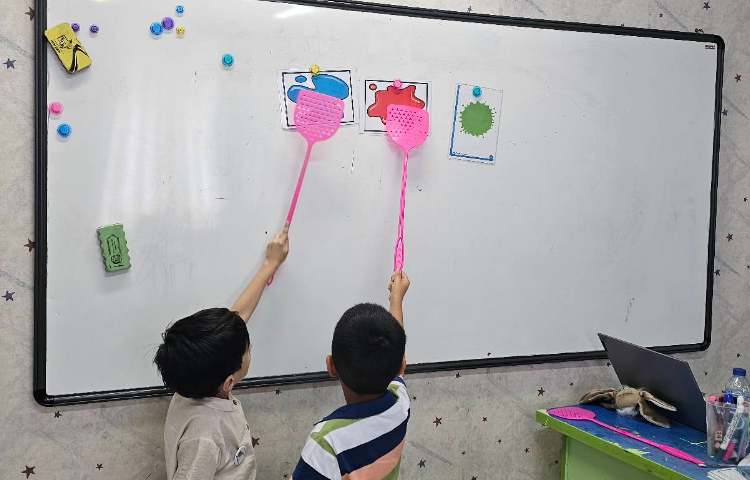 تدریس و تکرار و تمرین رنگ ها به همراه بازی 1