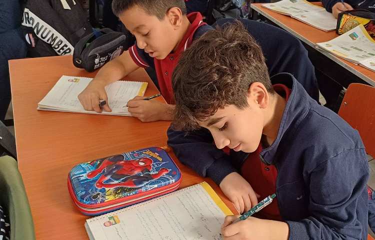 تدریس و حل تمرینهای ریاضی 3