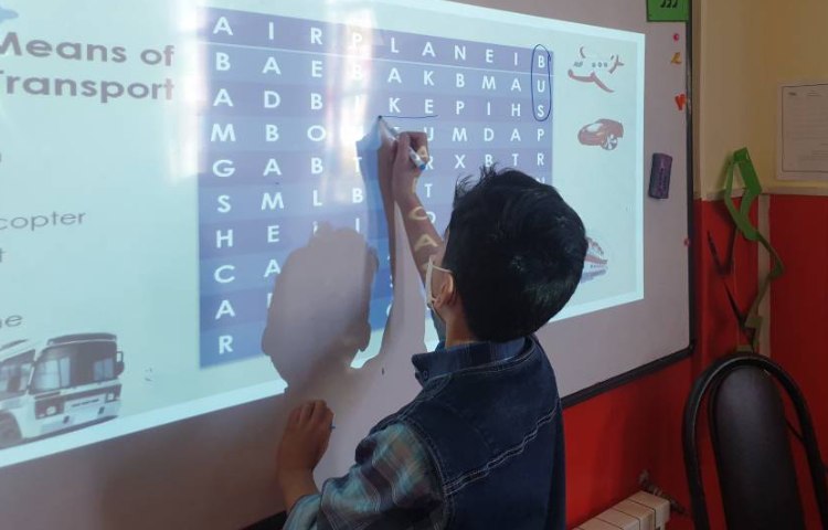 :تدریس کلمات درس 1 با موضوع وسایل نقلیه، کلاس مریخ 4