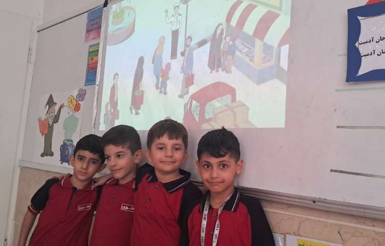 تدریس گروهی درس فارسی با مشورت وتبادل اطلاعات 3