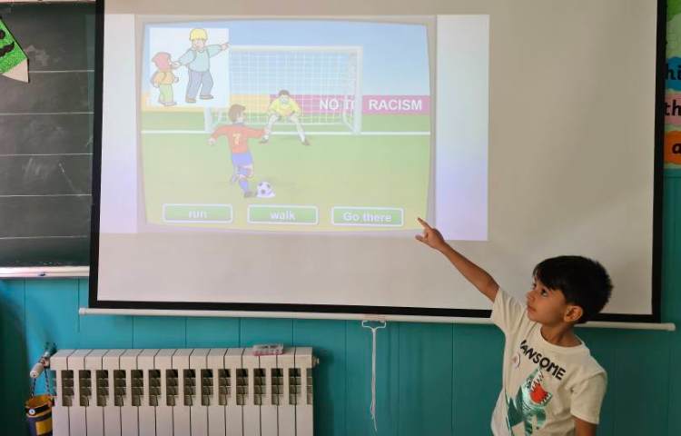 تدریس Actions game 1