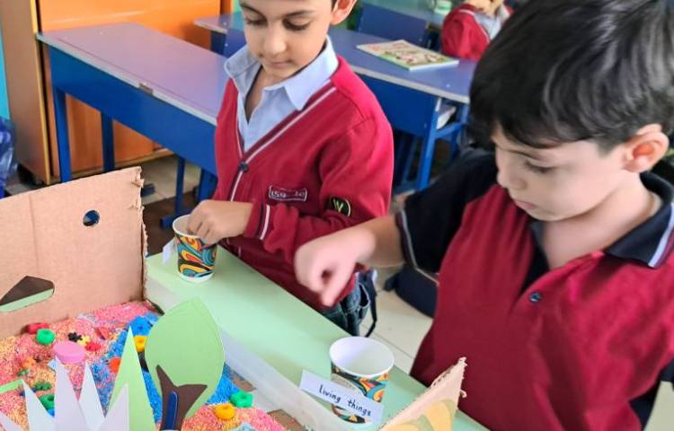 تدریس animals and plants finding game 2