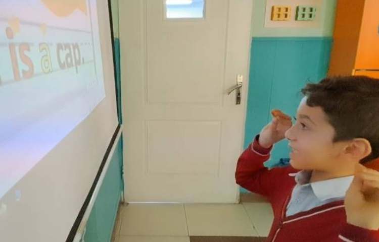 تدریس reading sentences with tricky words 2