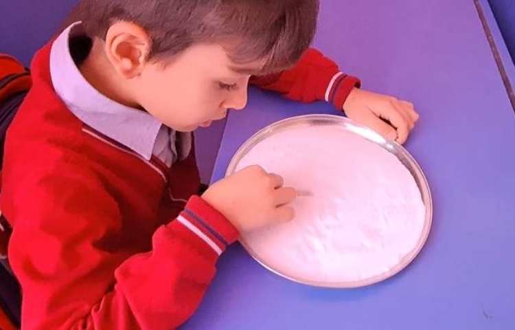 تدریس writing letter Rr 2