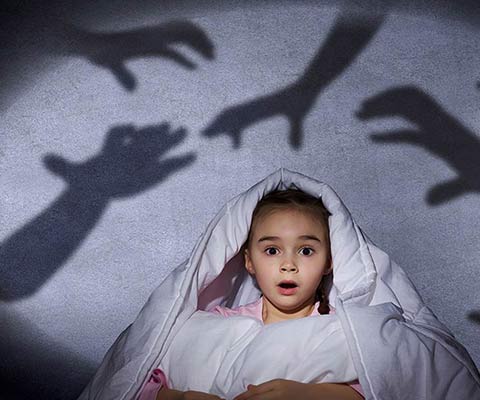 ترس در کودکان باعث ایجاد چه مشکلاتی در آن‌ها می‌شود؟