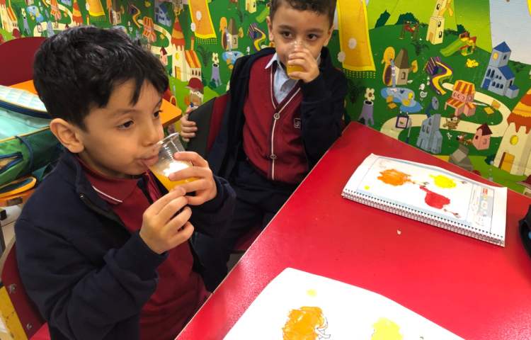 ترکیب رنگ قرمز و زرد و درست کردن رنگ نارنجی 5