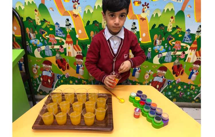 ترکیب رنگ قرمز و زرد و درست کردن رنگ نارنجی