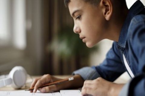 حدود 1 میلیون دانش‌آموز در مناطق مختلف کشور ترک تحصیل کردند.