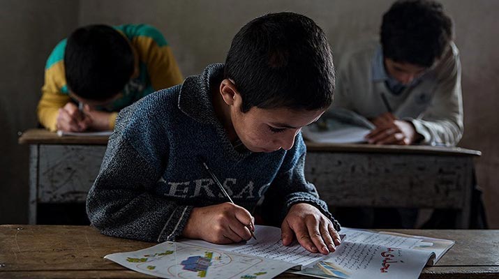 چه عواملی در ترک تحصیل نوجوانان تأثیرگذار است؟