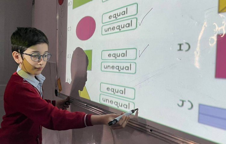 تشخیص اشکالِ equal و unequal-زنگ Math